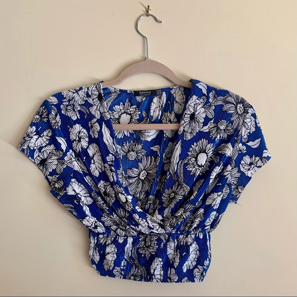 Bershka flower crop top xs